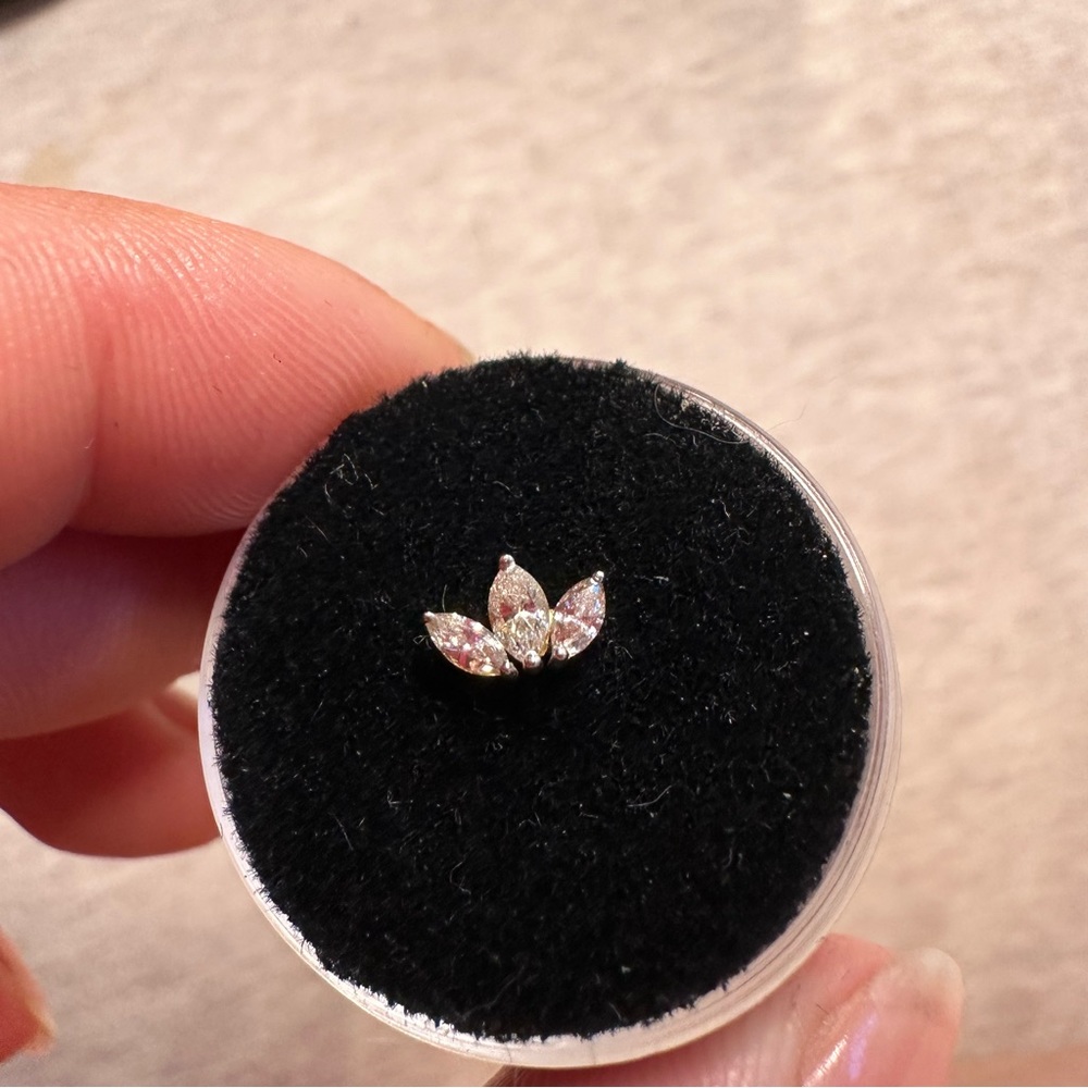14k solid yellow gold marquise natural diamond earring stud helix lotus - Picture 4 of 5